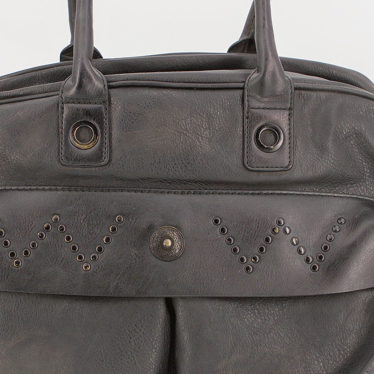 Vintage Handtasche Schwarz mit aufgesetzten Tachen